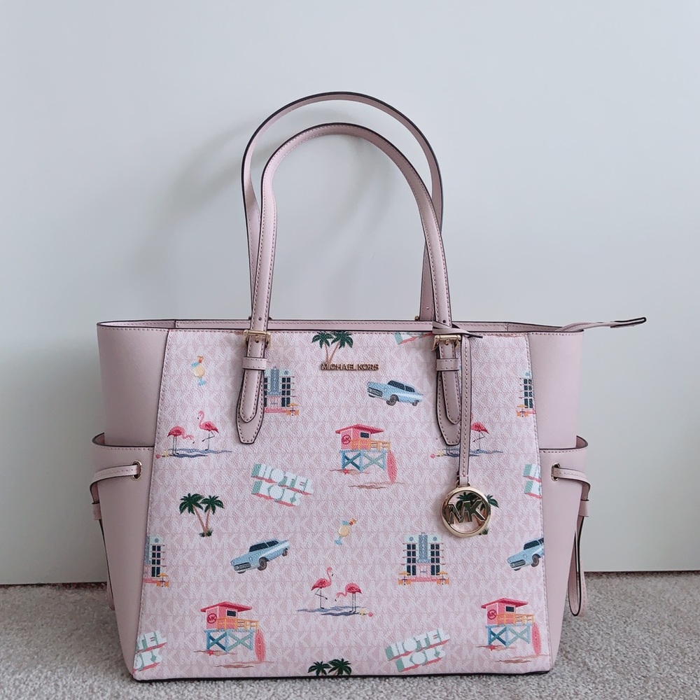 Michael Kors Gilly Tote - Picture 12 of 13